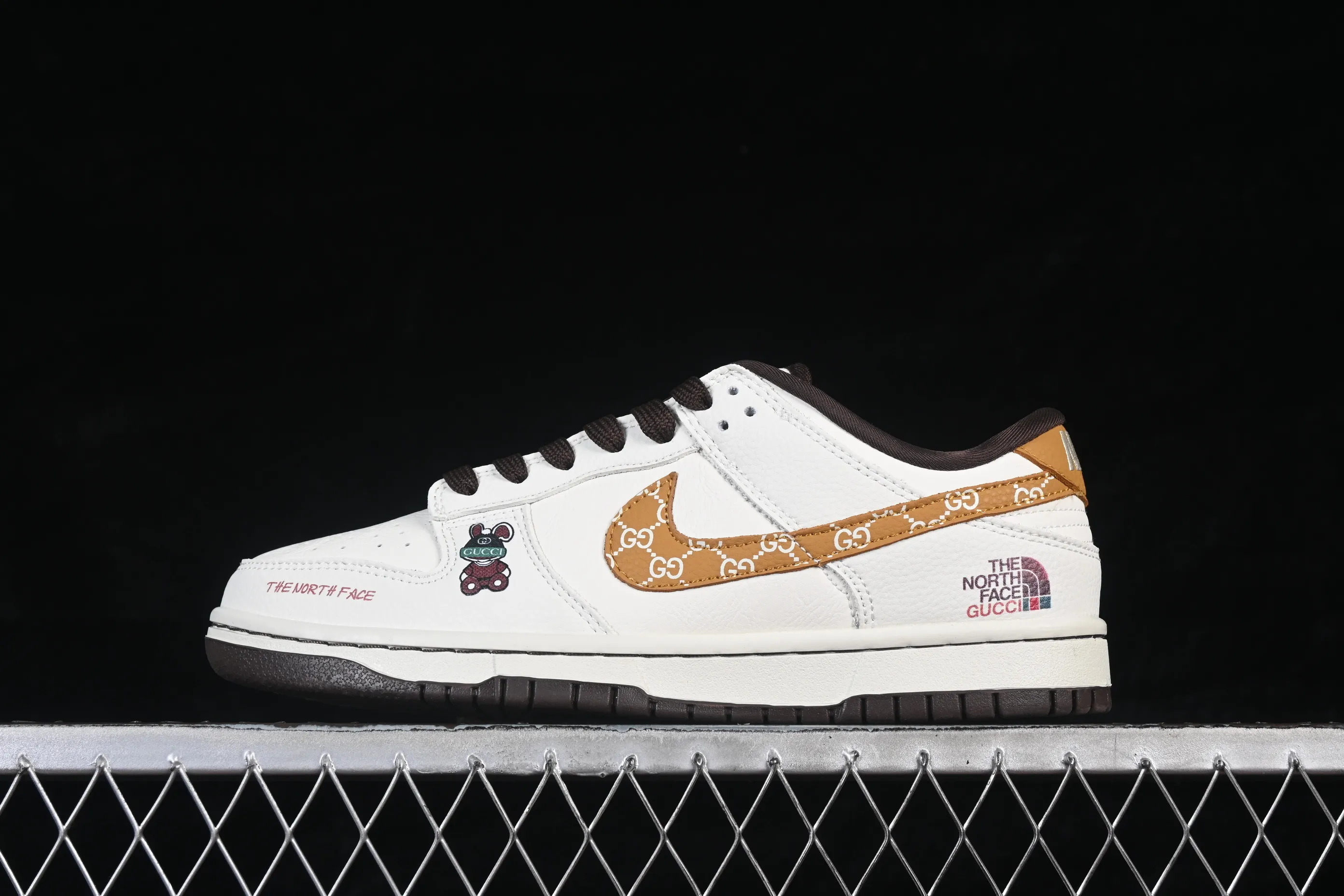 All categories Nk SB Dunk Series Nk SB Dunk Low High-end customized low-top sneakers Nike SB Dunk Low joint white, black and brown High-end customized low-top casual sneakers YF9511-916